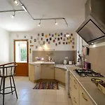 בית נופש Maison Pouzilhac, 9 People, Swimming Pool, Air Conditioning