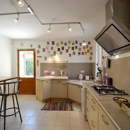 بيت للعطل Maison Pouzilhac, 9 People, Swimming Pool, Air Conditioning