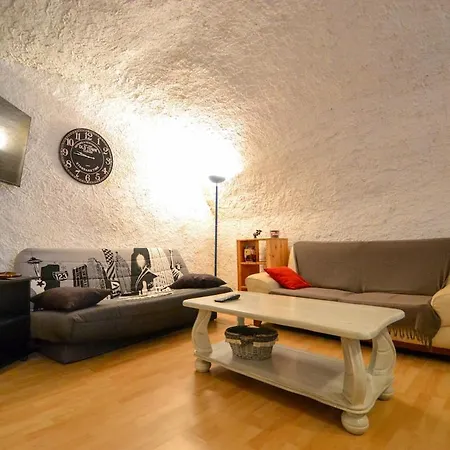 بيت للعطل Maison Pouzilhac, 9 People, Swimming Pool, Air Conditioning Pouzilhac