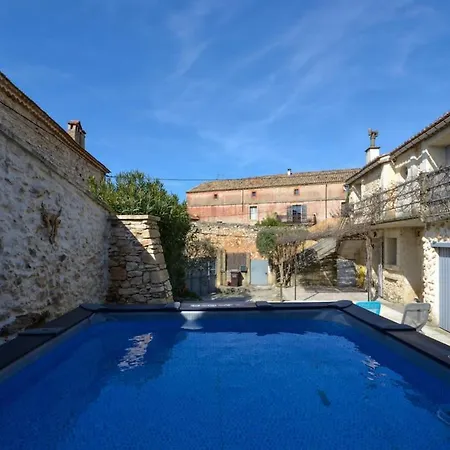 Maison Pouzilhac, 9 People, Swimming Pool, Air Conditioning بيت للعطل Pouzilhac