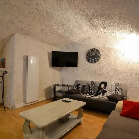 بيت للعطل Maison Pouzilhac, 9 People, Swimming Pool, Air Conditioning Pouzilhac