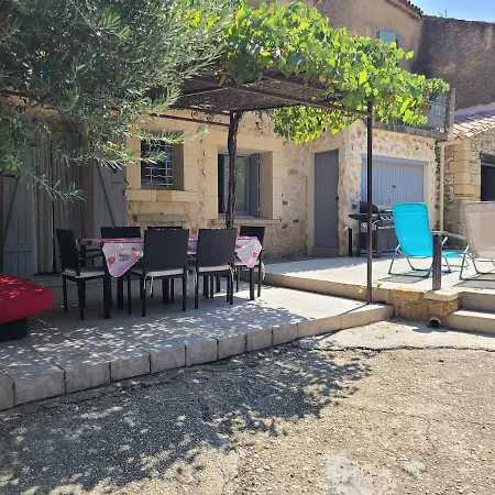 Maison Pouzilhac, 9 People, Swimming Pool, Air Conditioning بيت للعطل